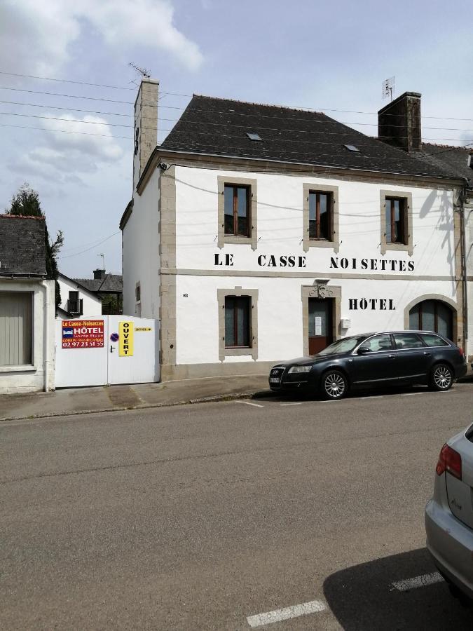 Le Casse Noisettes Hotel Gourin Exterior photo